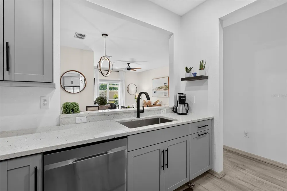 3687 PARKRIDGE CIRCLE #8-106 Sarasota, FL 34243