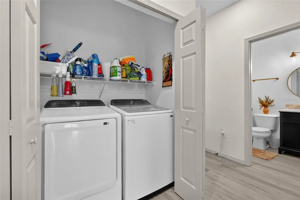 3687 PARKRIDGE CIRCLE #8-106 Sarasota, FL 34243