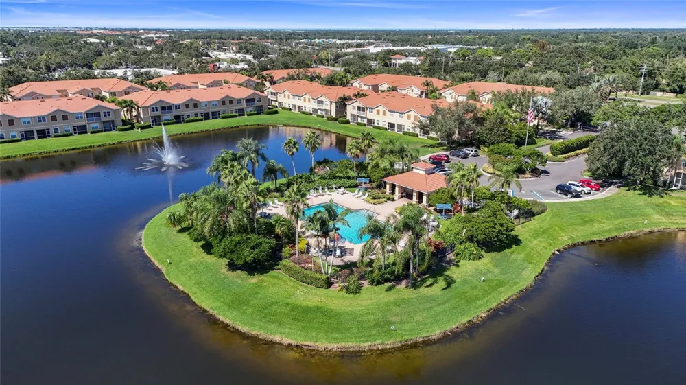 3687 PARKRIDGE CIRCLE #8-106 Sarasota, FL 34243