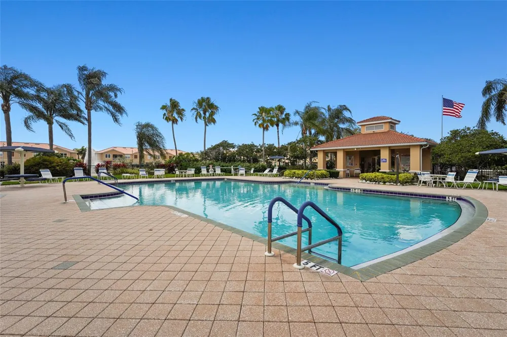 3687 PARKRIDGE CIRCLE #8-106 Sarasota, FL 34243