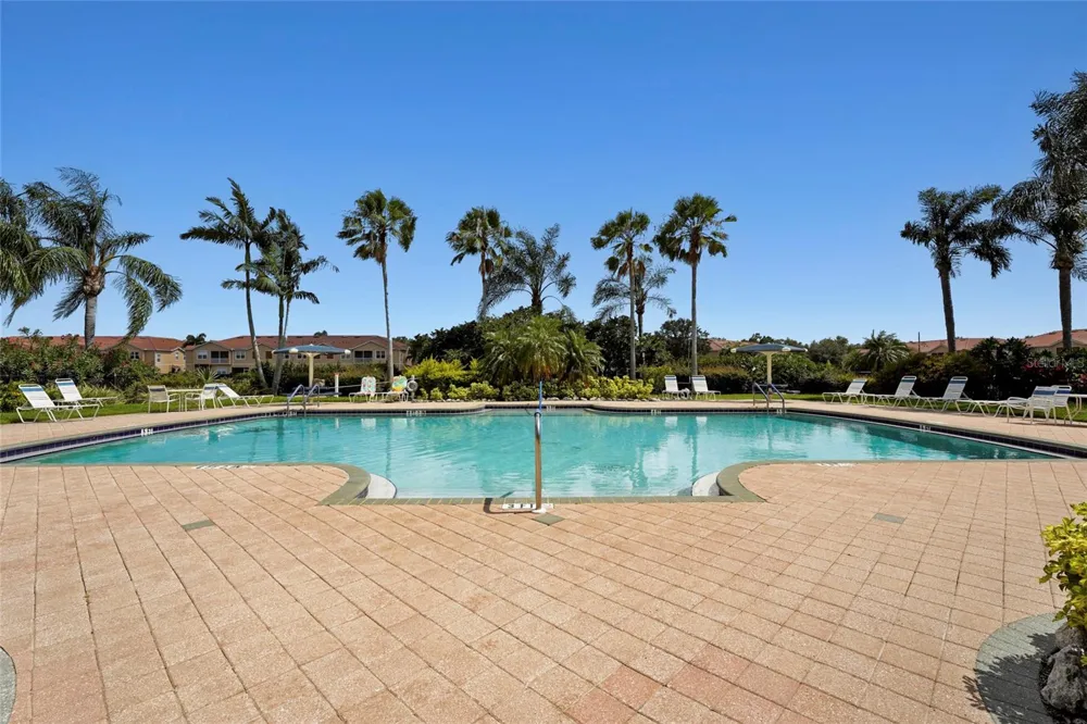 3687 PARKRIDGE CIRCLE #8-106 Sarasota, FL 34243