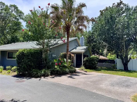 3915 NW 7TH PLACE