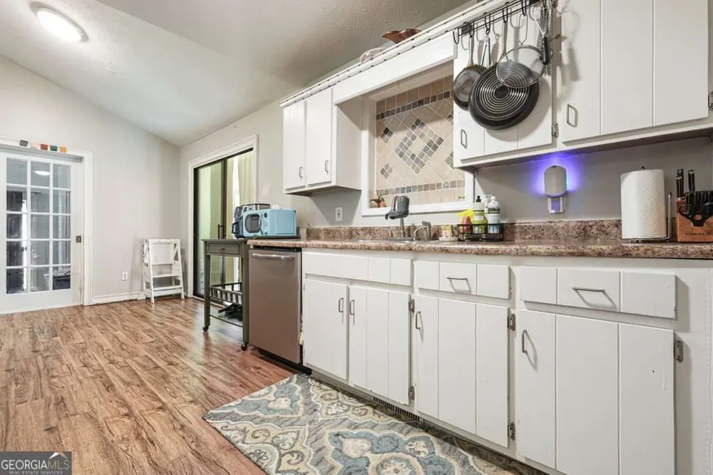 16 Allen LN Dallas, GA 30157