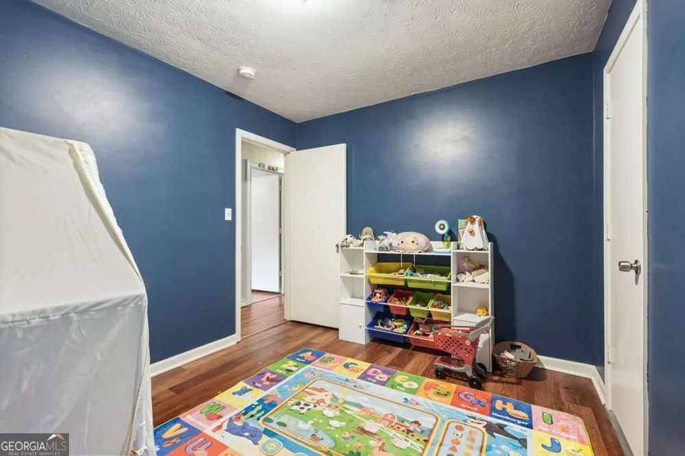 16 Allen LN Dallas, GA 30157