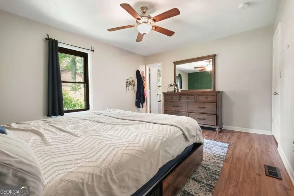 16 Allen LN Dallas, GA 30157