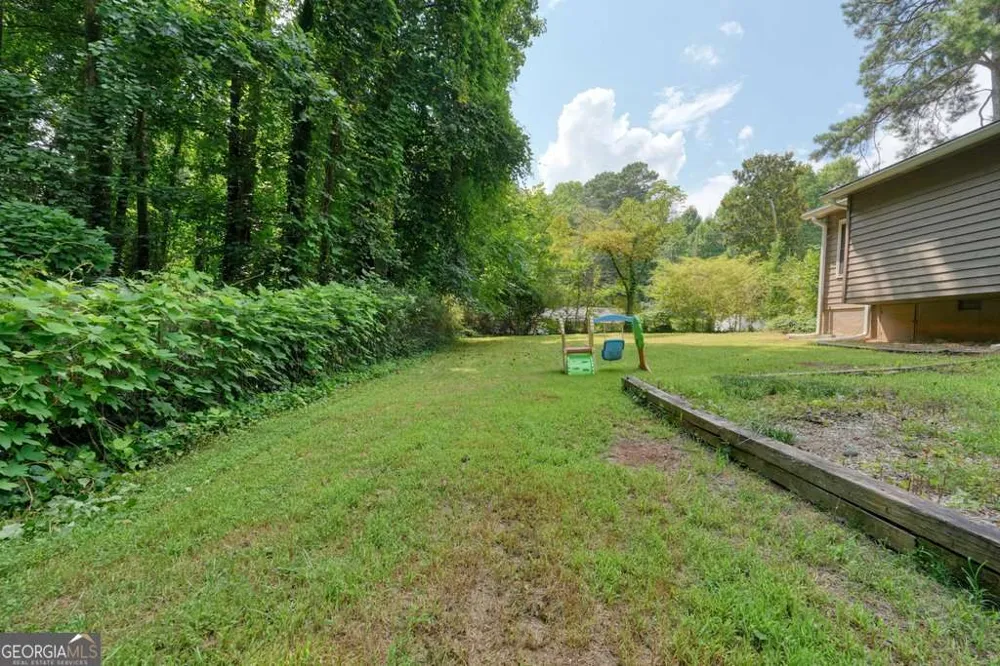 16 Allen LN Dallas, GA 30157