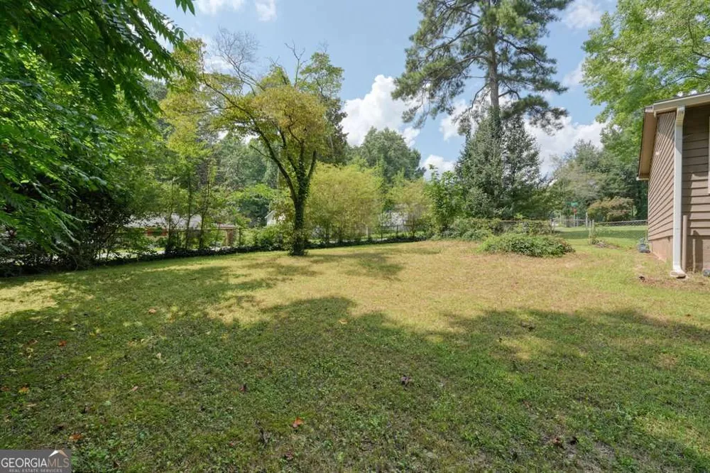 16 Allen LN Dallas, GA 30157