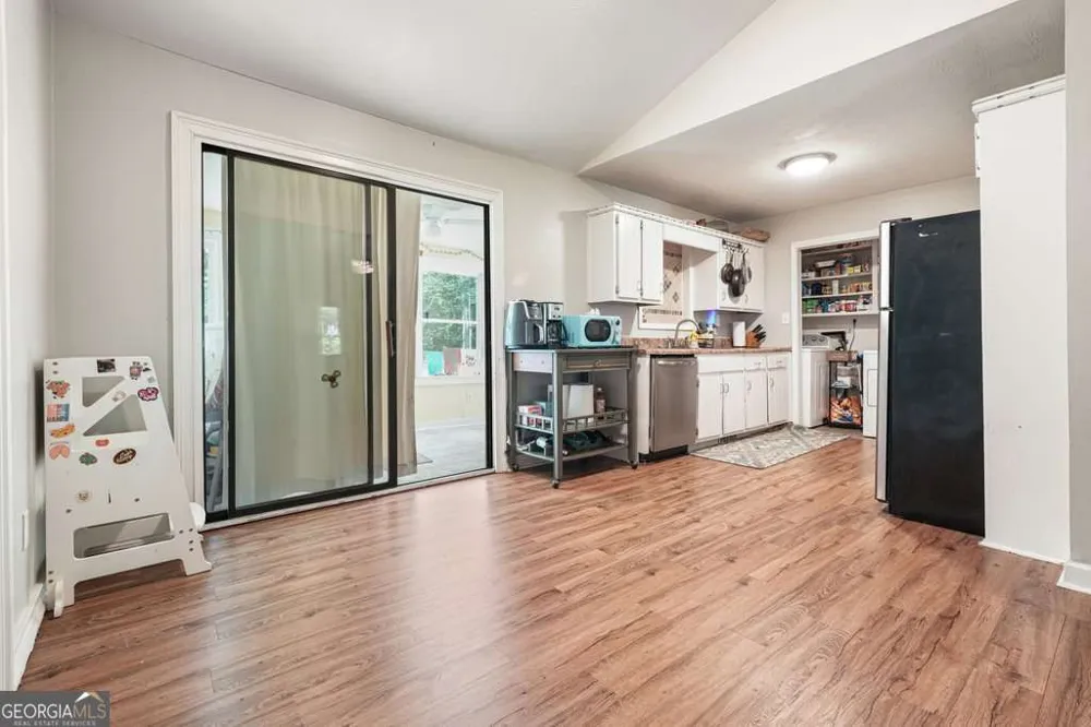 16 Allen LN Dallas, GA 30157