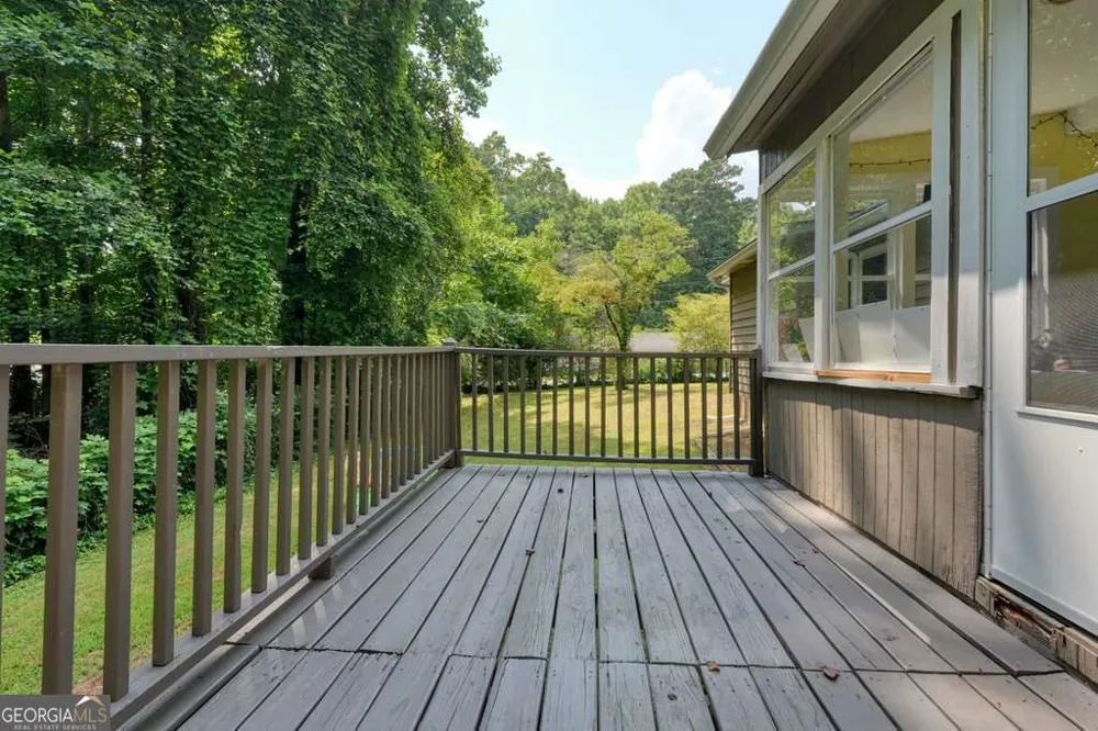 16 Allen LN Dallas, GA 30157