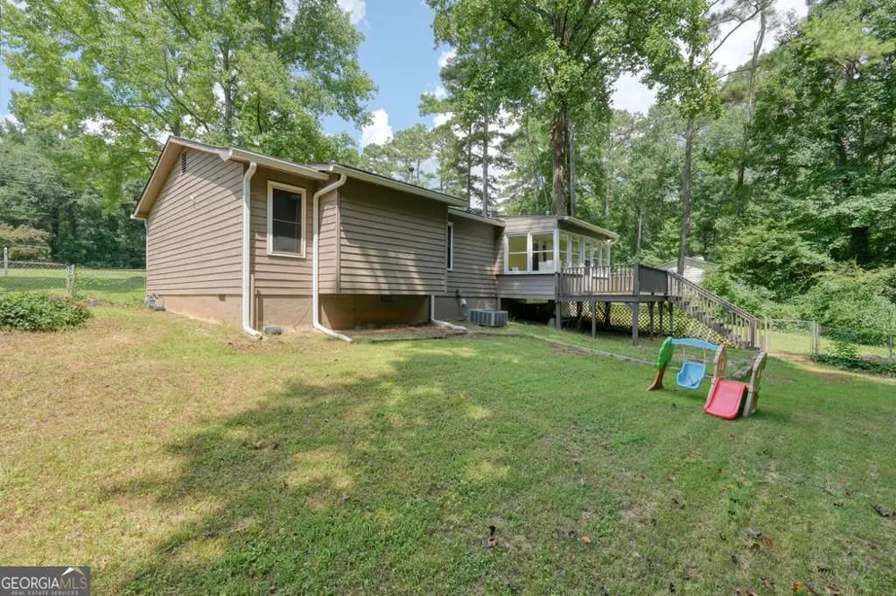 16 Allen LN Dallas, GA 30157