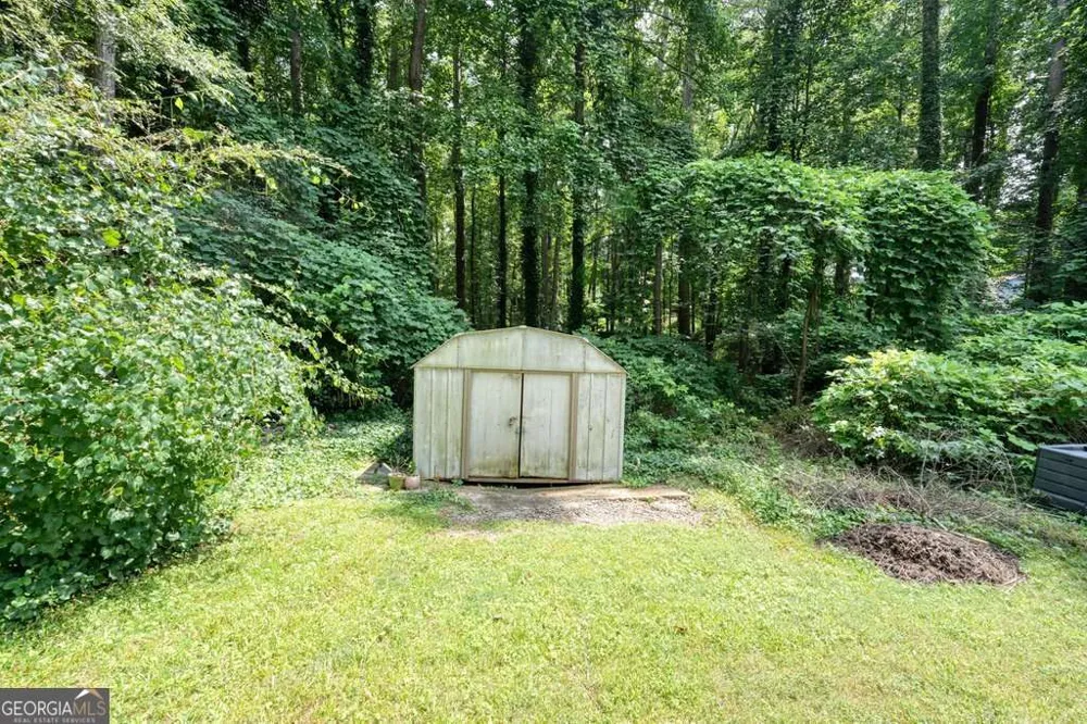 16 Allen LN Dallas, GA 30157