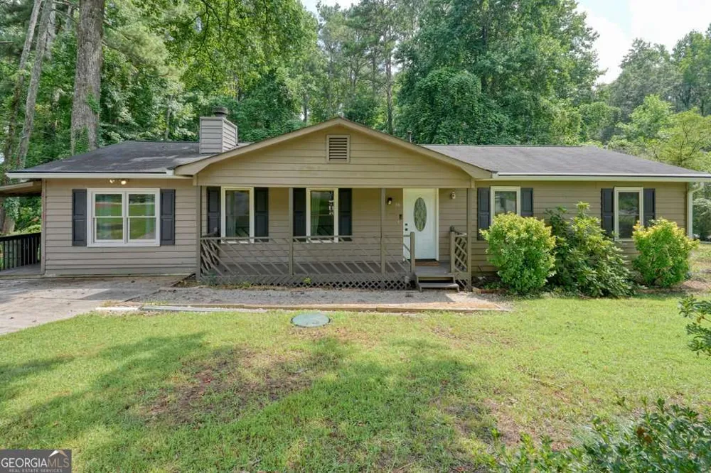 16 Allen LN Dallas, GA 30157