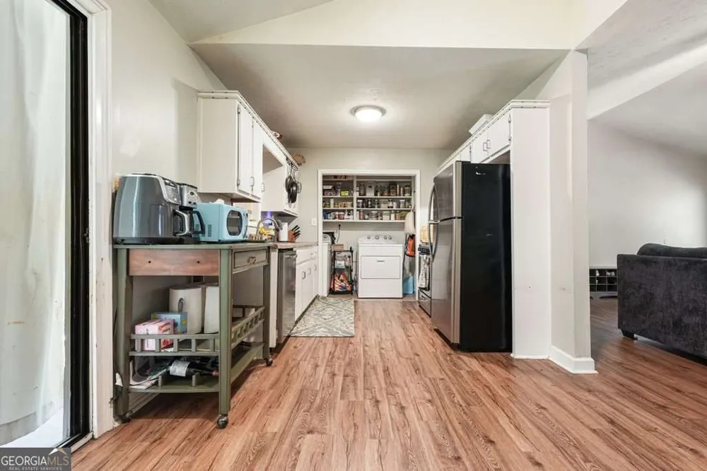16 Allen LN Dallas, GA 30157