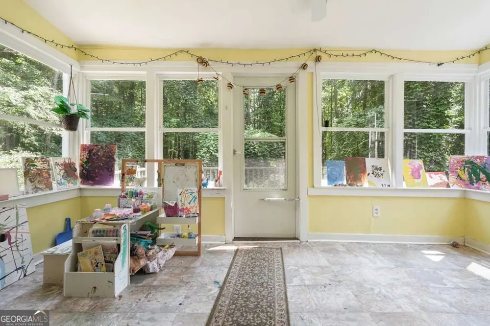 16 Allen LN Dallas, GA 30157