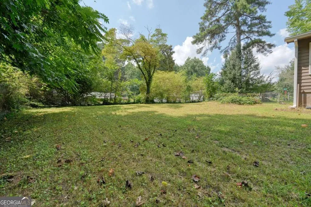 16 Allen LN Dallas, GA 30157