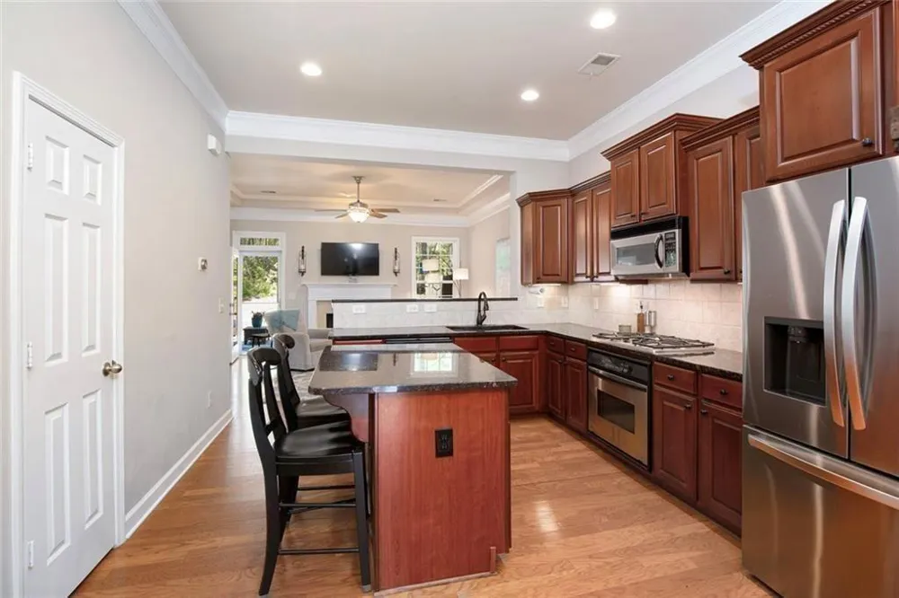 1404 Lexington DR Roswell, GA 30075