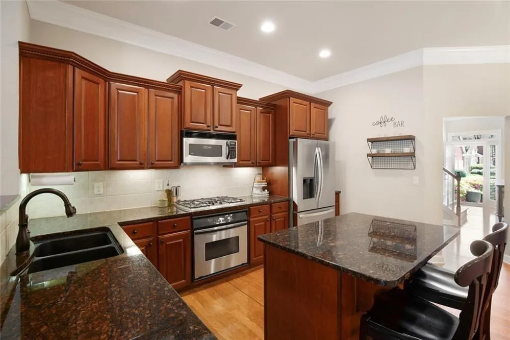 1404 Lexington DR Roswell, GA 30075