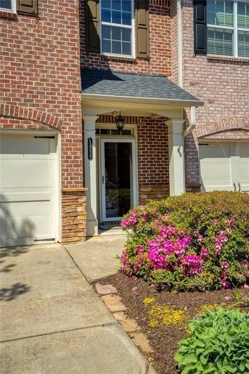 1404 Lexington DR Roswell, GA 30075