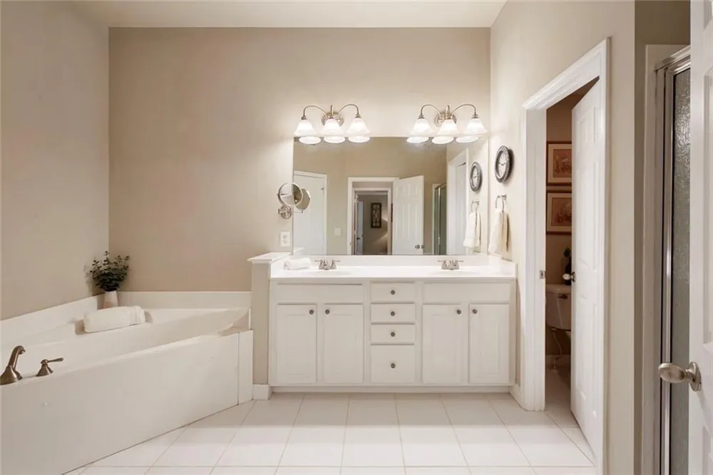 1404 Lexington DR Roswell, GA 30075