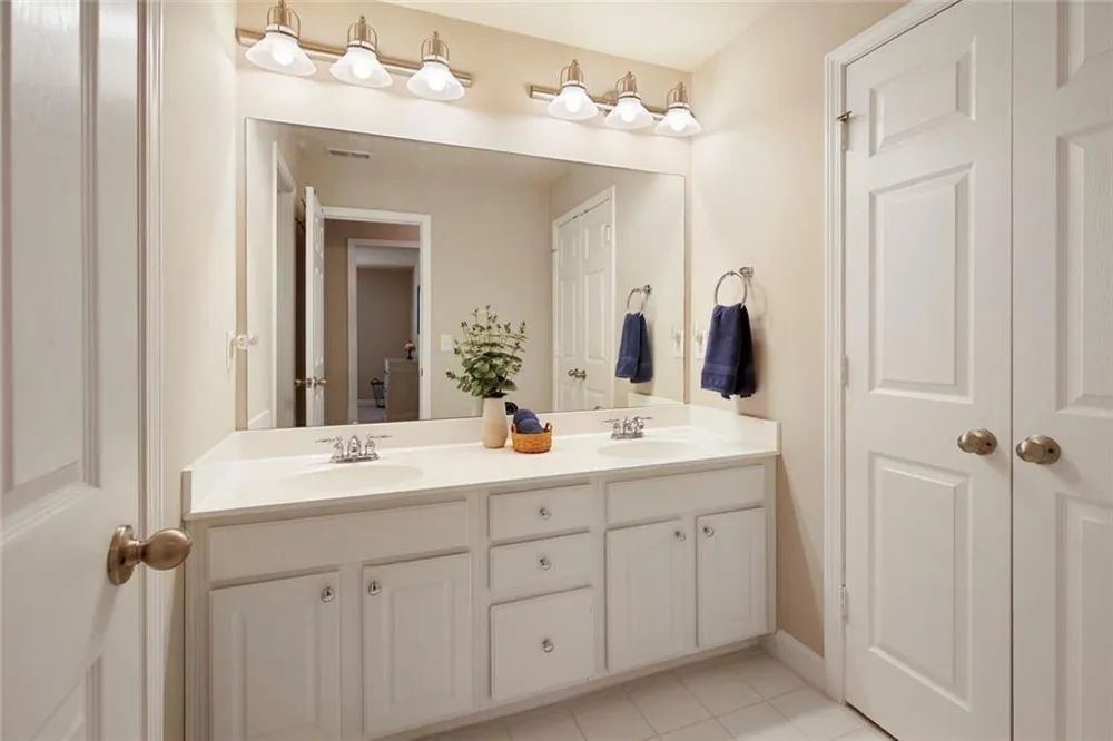 1404 Lexington DR Roswell, GA 30075