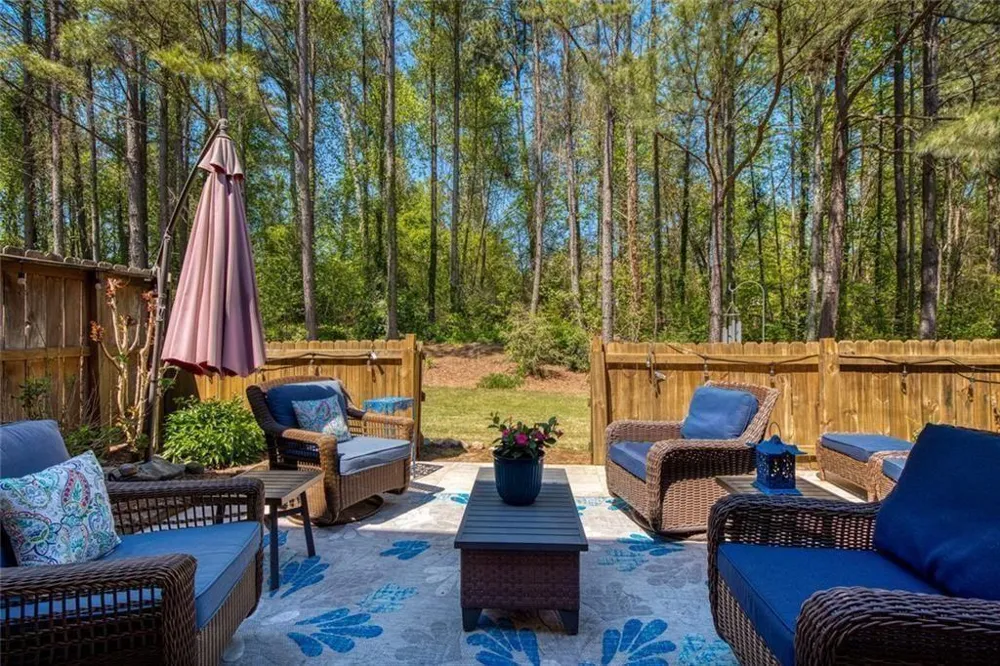 1404 Lexington DR Roswell, GA 30075