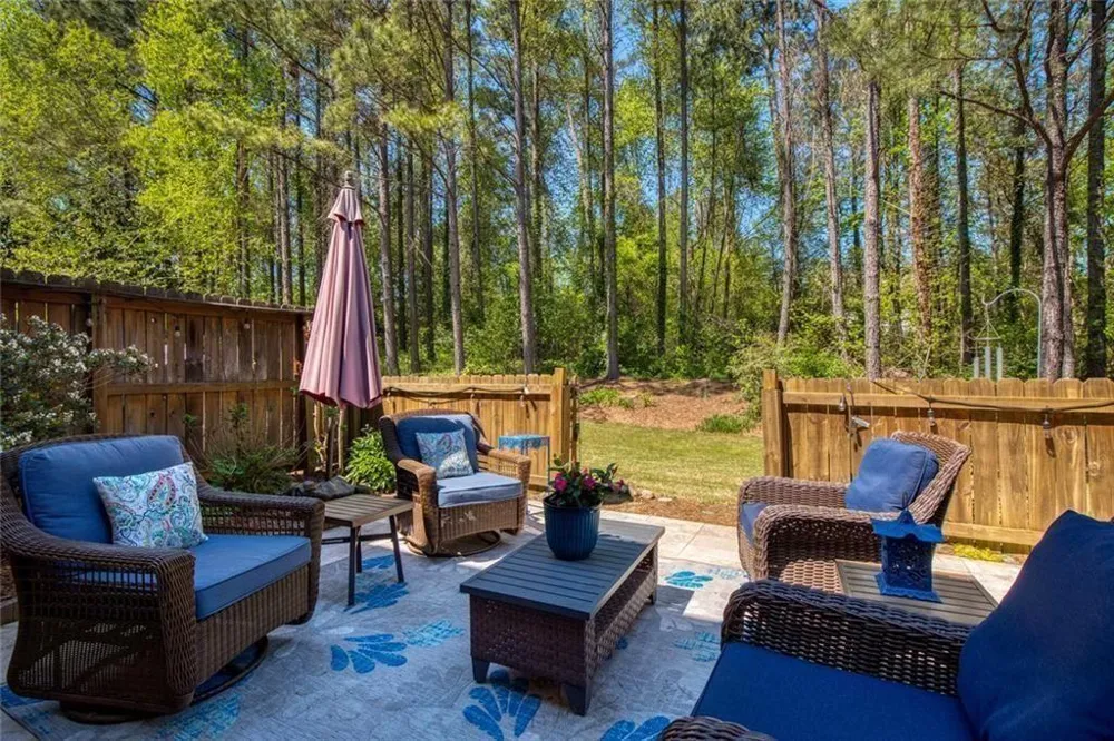 1404 Lexington DR Roswell, GA 30075