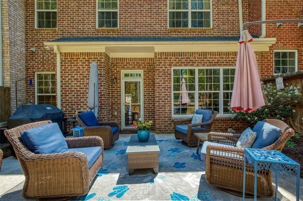 1404 Lexington DR Roswell, GA 30075