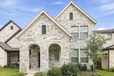 2625 Amistad Lane