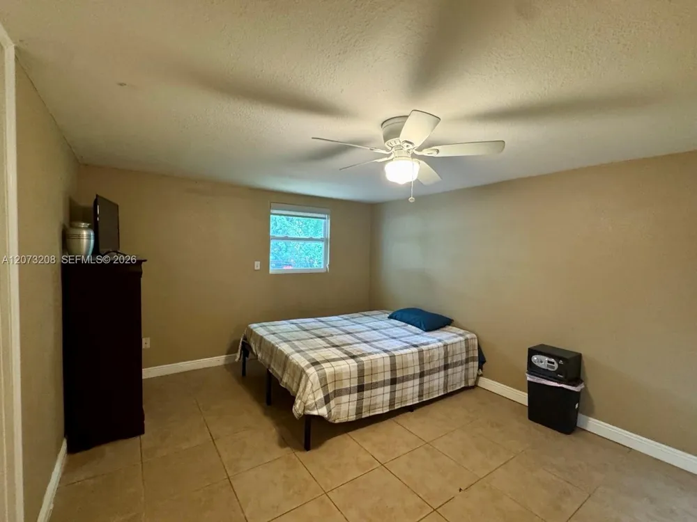 346 Muskegon Ave Fort Myers, FL 33905