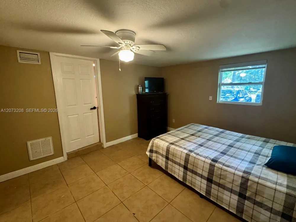 346 Muskegon Ave Fort Myers, FL 33905