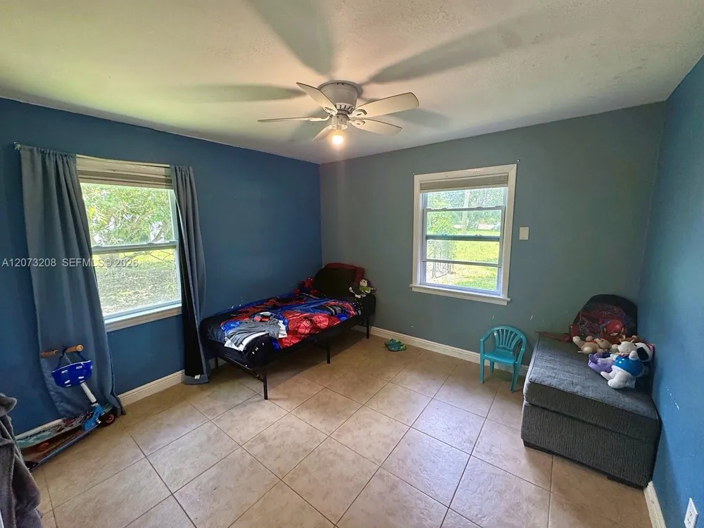 346 Muskegon Ave Fort Myers, FL 33905