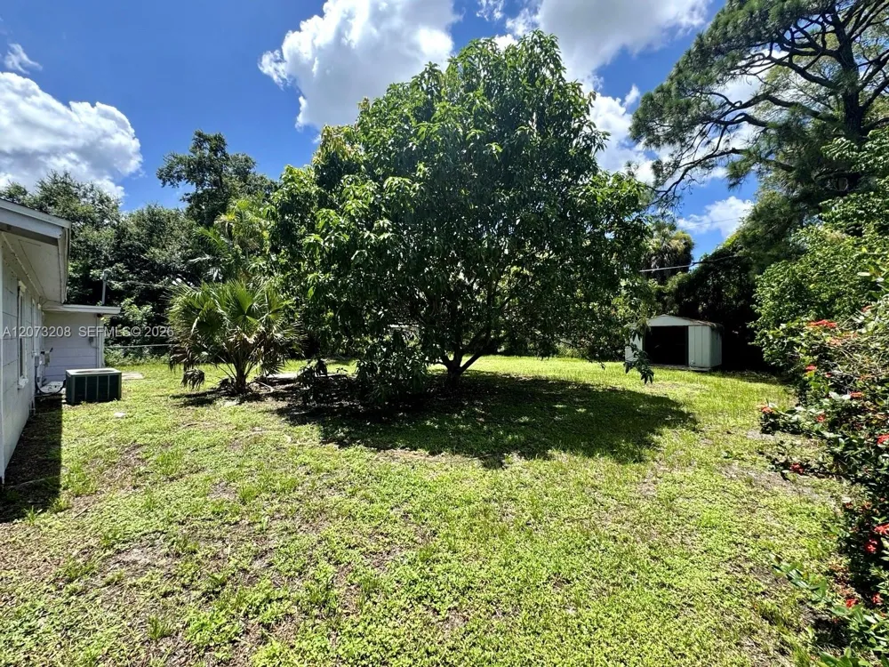 346 Muskegon Ave Fort Myers, FL 33905