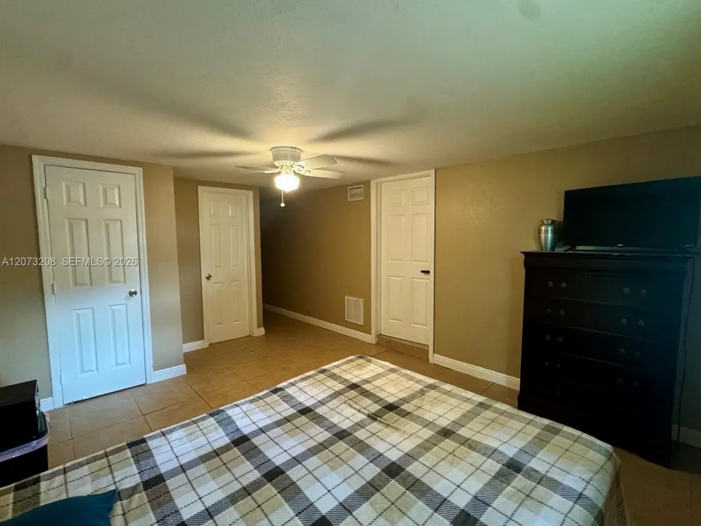 346 Muskegon Ave Fort Myers, FL 33905