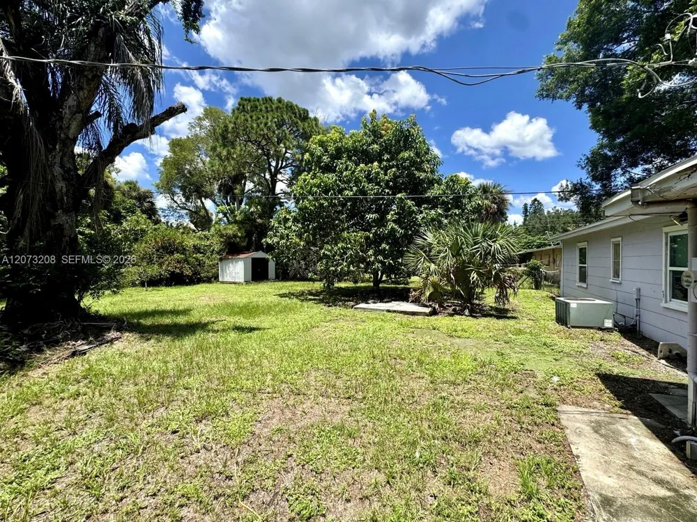 346 Muskegon Ave Fort Myers, FL 33905