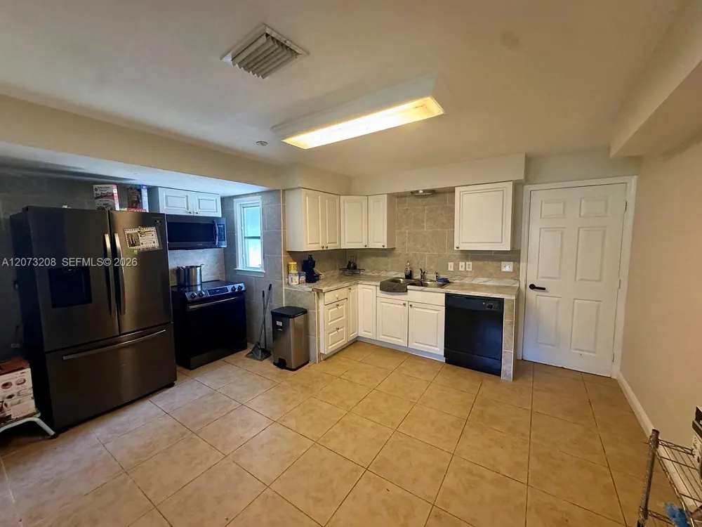 346 Muskegon Ave Fort Myers, FL 33905