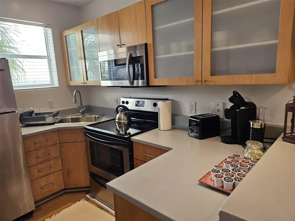 751 Collins Ave #2 Miami Beach, FL 33139