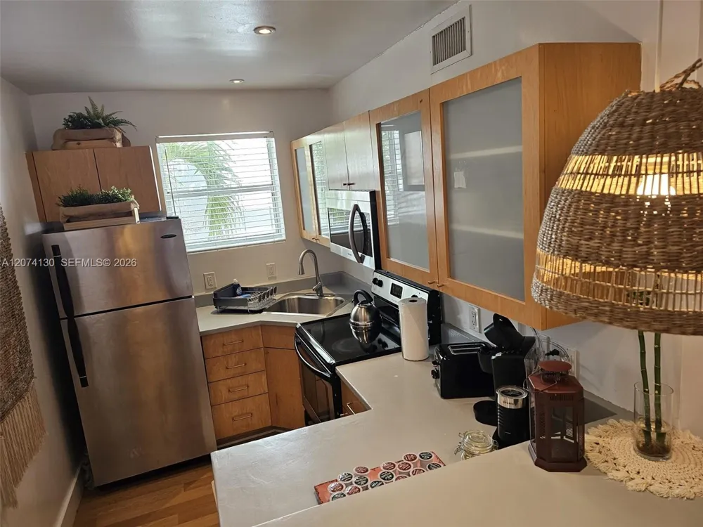 751 Collins Ave #2 Miami Beach, FL 33139