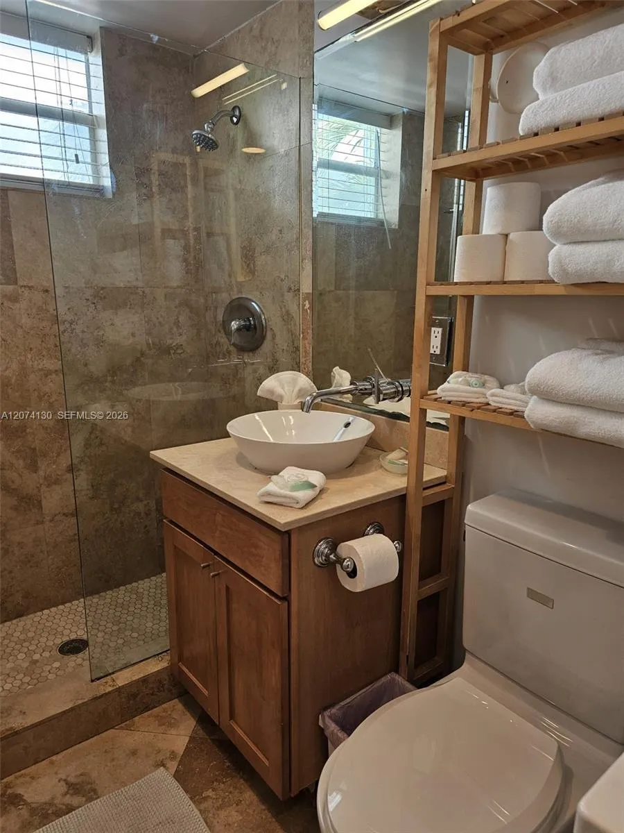 751 Collins Ave #2 Miami Beach, FL 33139
