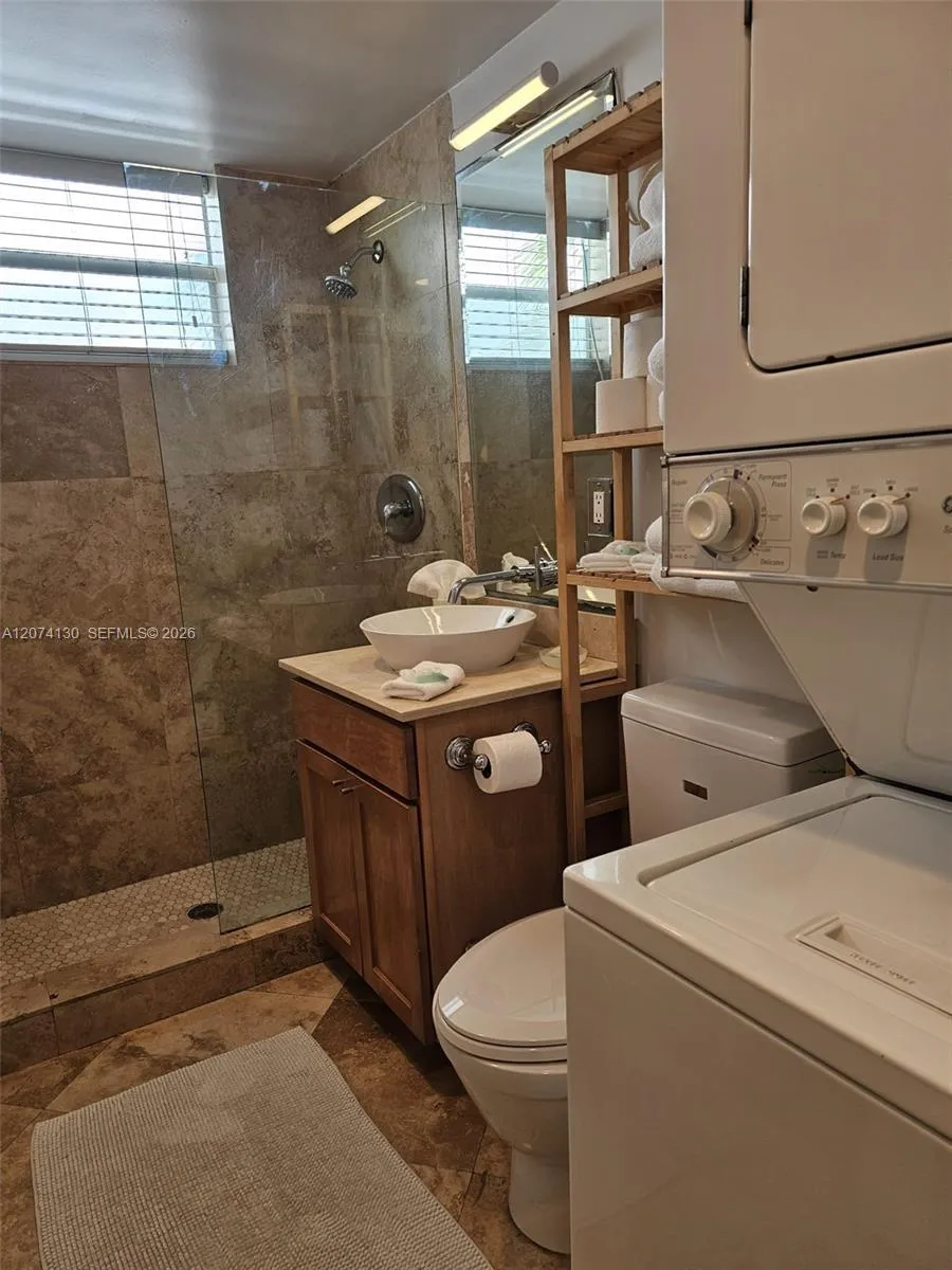 751 Collins Ave #2 Miami Beach, FL 33139