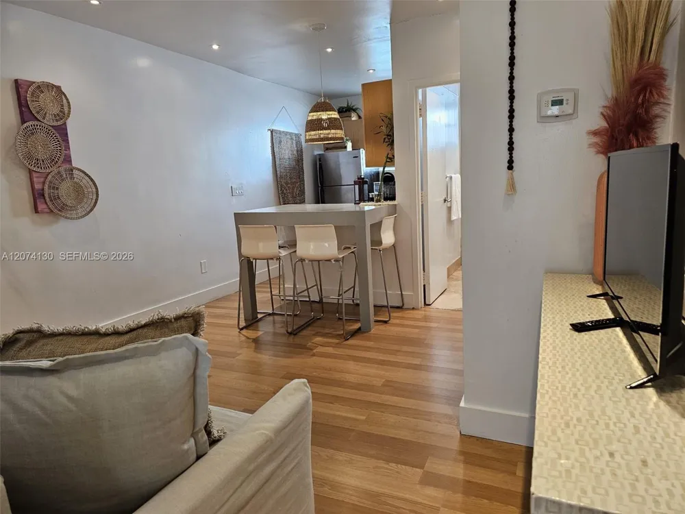 751 Collins Ave #2 Miami Beach, FL 33139