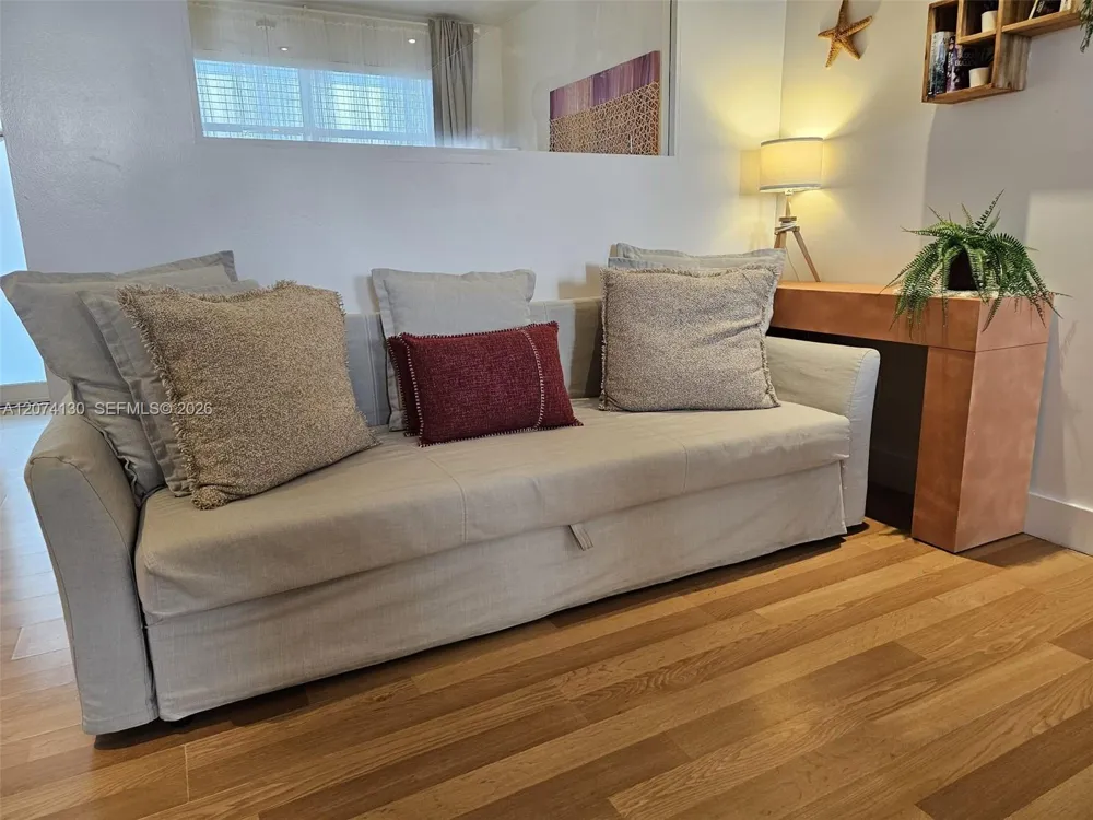 751 Collins Ave #2 Miami Beach, FL 33139
