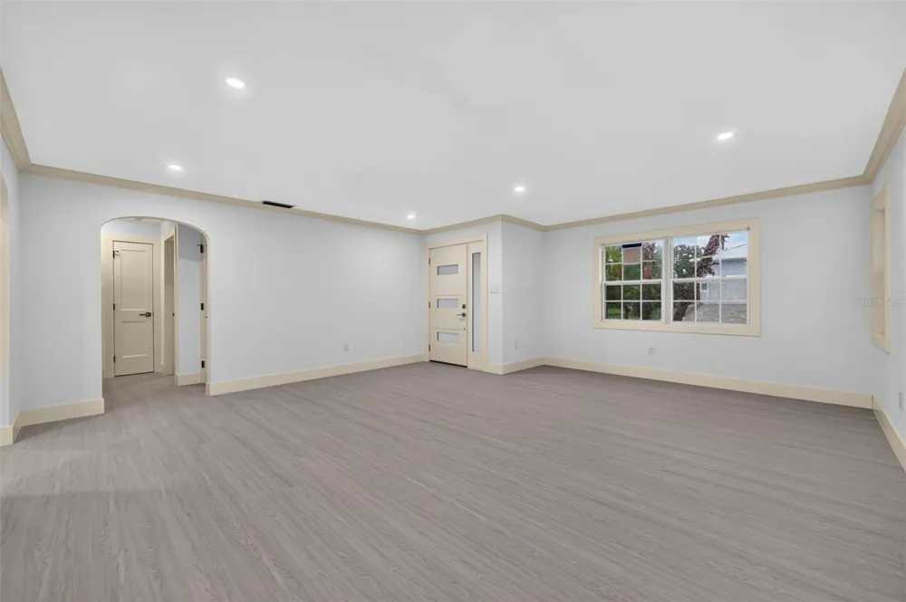 870 NARCISSUS AVENUE Clearwater Beach, FL 33767