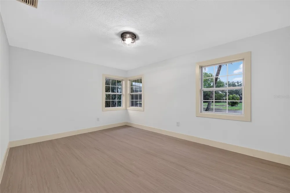 870 NARCISSUS AVENUE Clearwater Beach, FL 33767