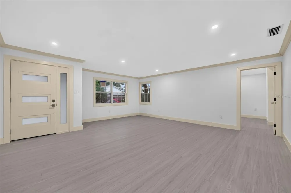 870 NARCISSUS AVENUE Clearwater Beach, FL 33767