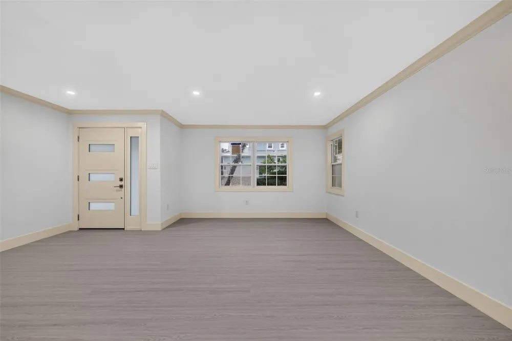 870 NARCISSUS AVENUE Clearwater Beach, FL 33767