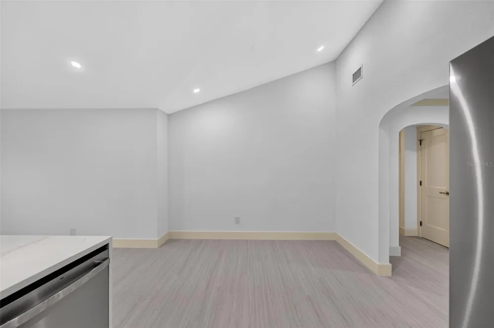 870 NARCISSUS AVENUE Clearwater Beach, FL 33767