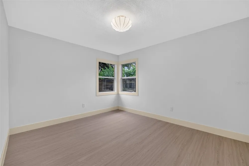870 NARCISSUS AVENUE Clearwater Beach, FL 33767