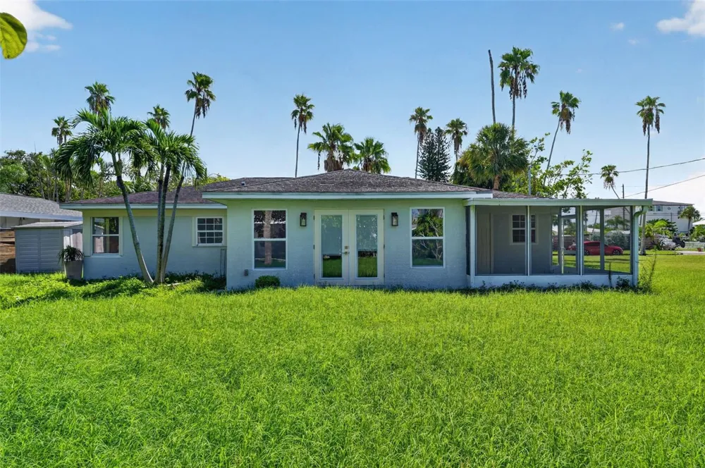 870 NARCISSUS AVENUE Clearwater Beach, FL 33767