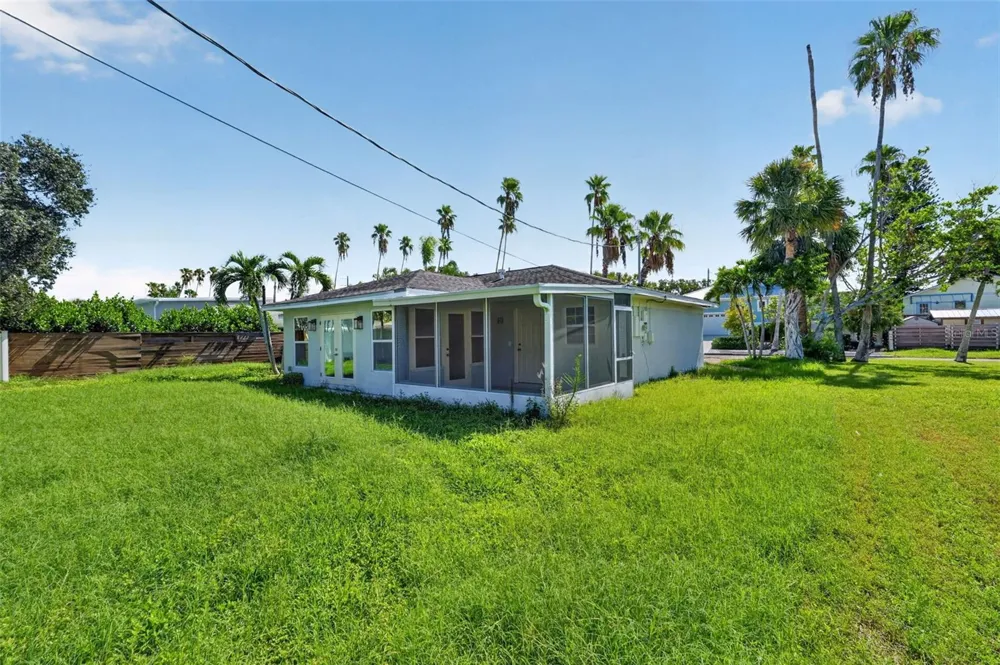 870 NARCISSUS AVENUE Clearwater Beach, FL 33767