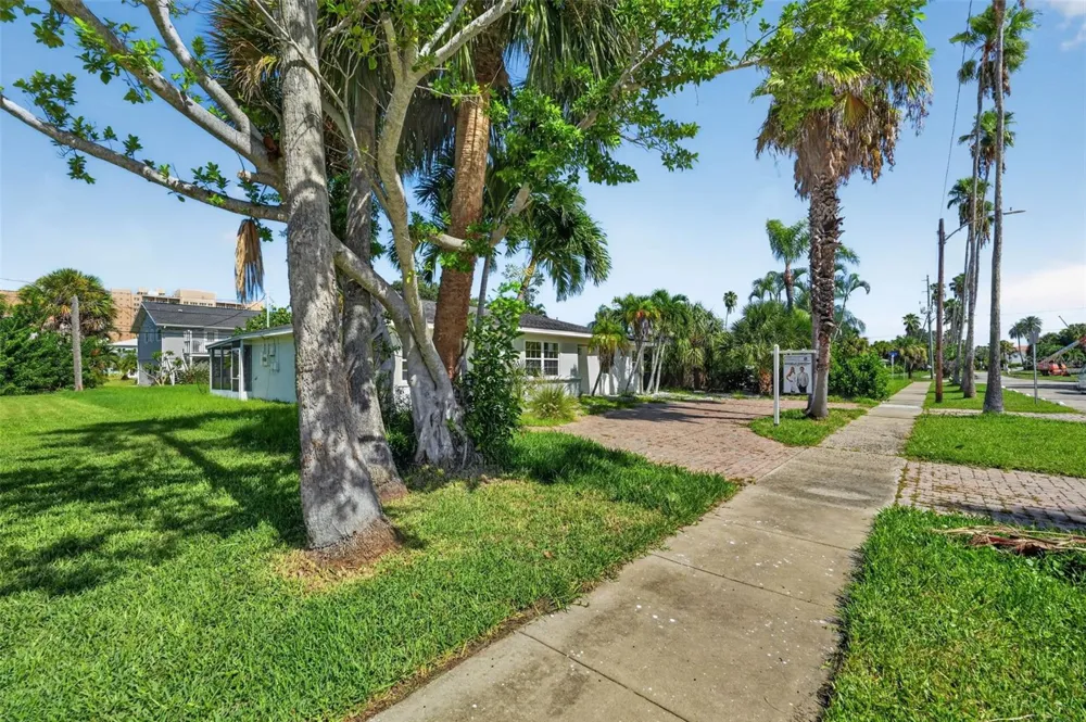 870 NARCISSUS AVENUE Clearwater Beach, FL 33767